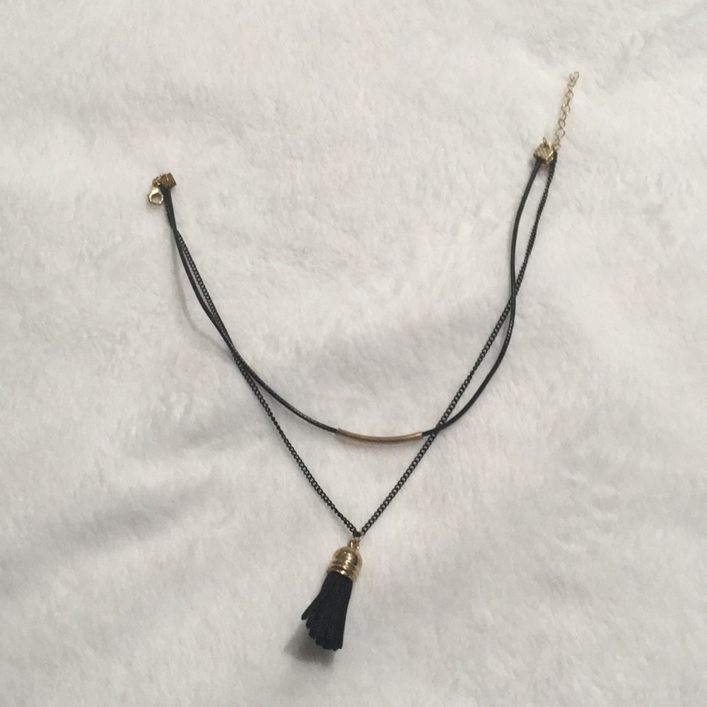 Black 2-layered choker necklace with tassel
